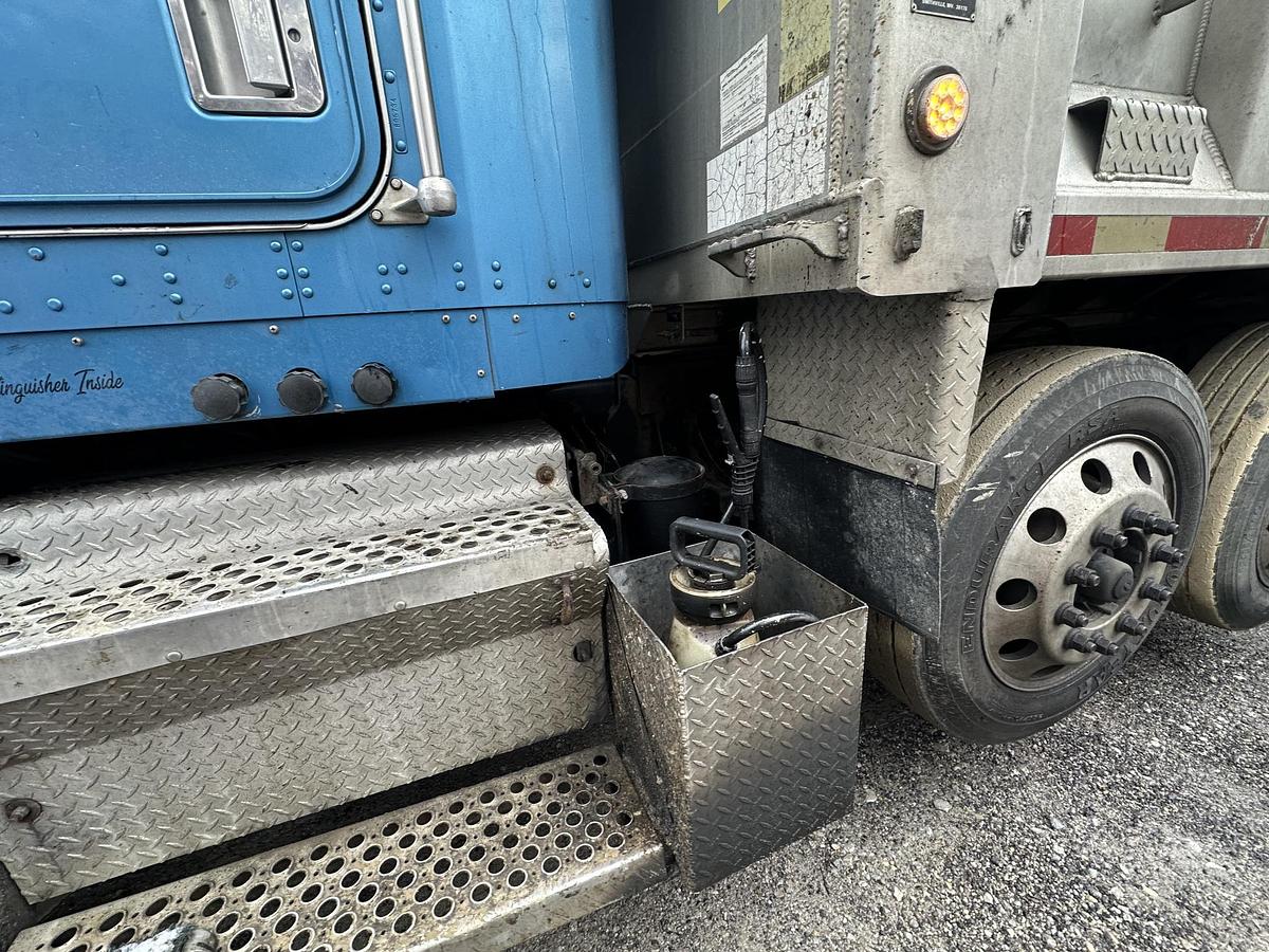 Used 2002 KENWORTH T800