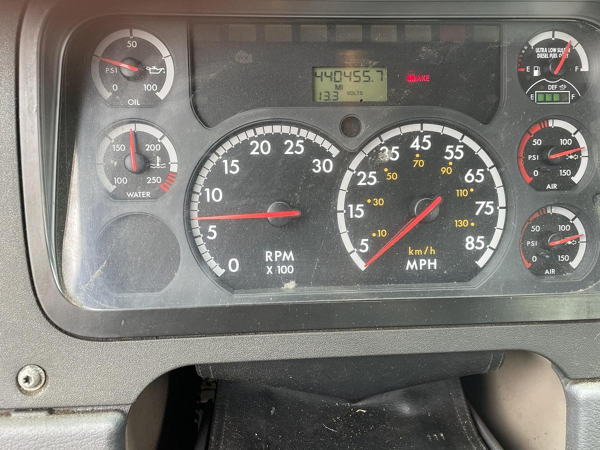 Used 2013 FREIGHTLINER Cascadia 125 Vacuum