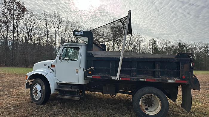 Used 2001 INTERNATIONAL 4700
