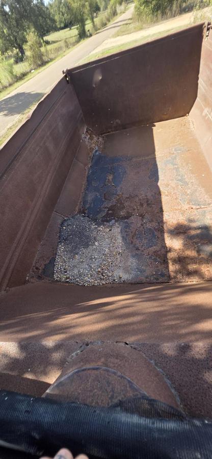 Used 1985 CLEMENT Pup Trailer