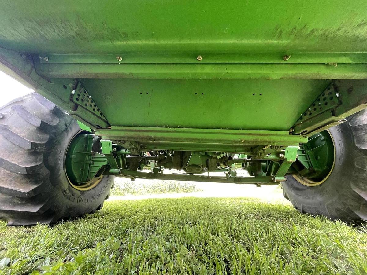 Used 1996 JOHN DEERE 9500 Sidehill combine