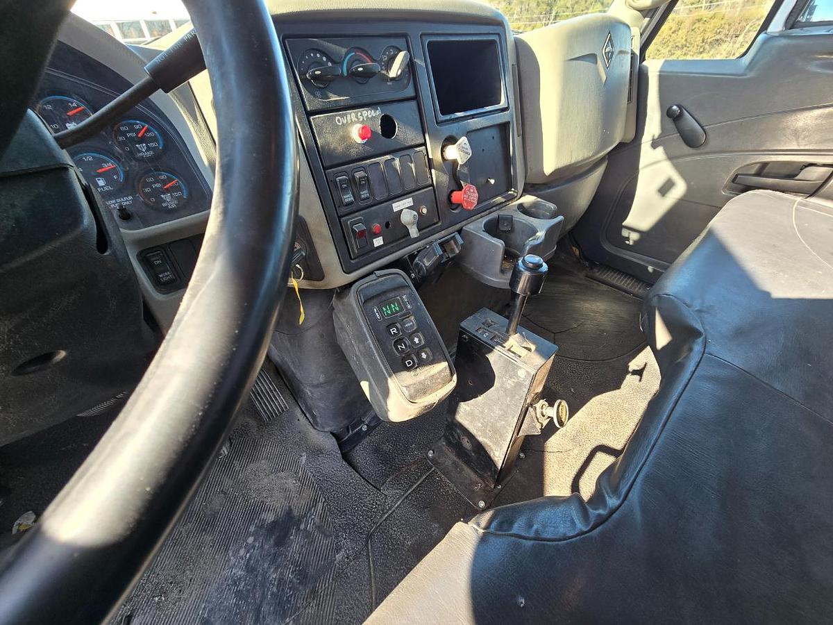 Used 2009 INTERNATIONAL 4400 Dump