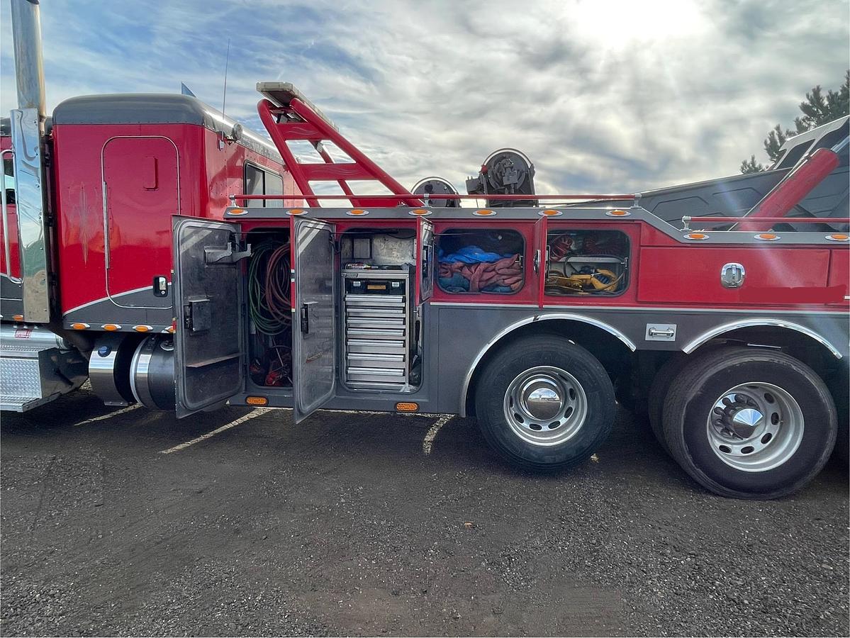 Used 2012 PETERBILT 389