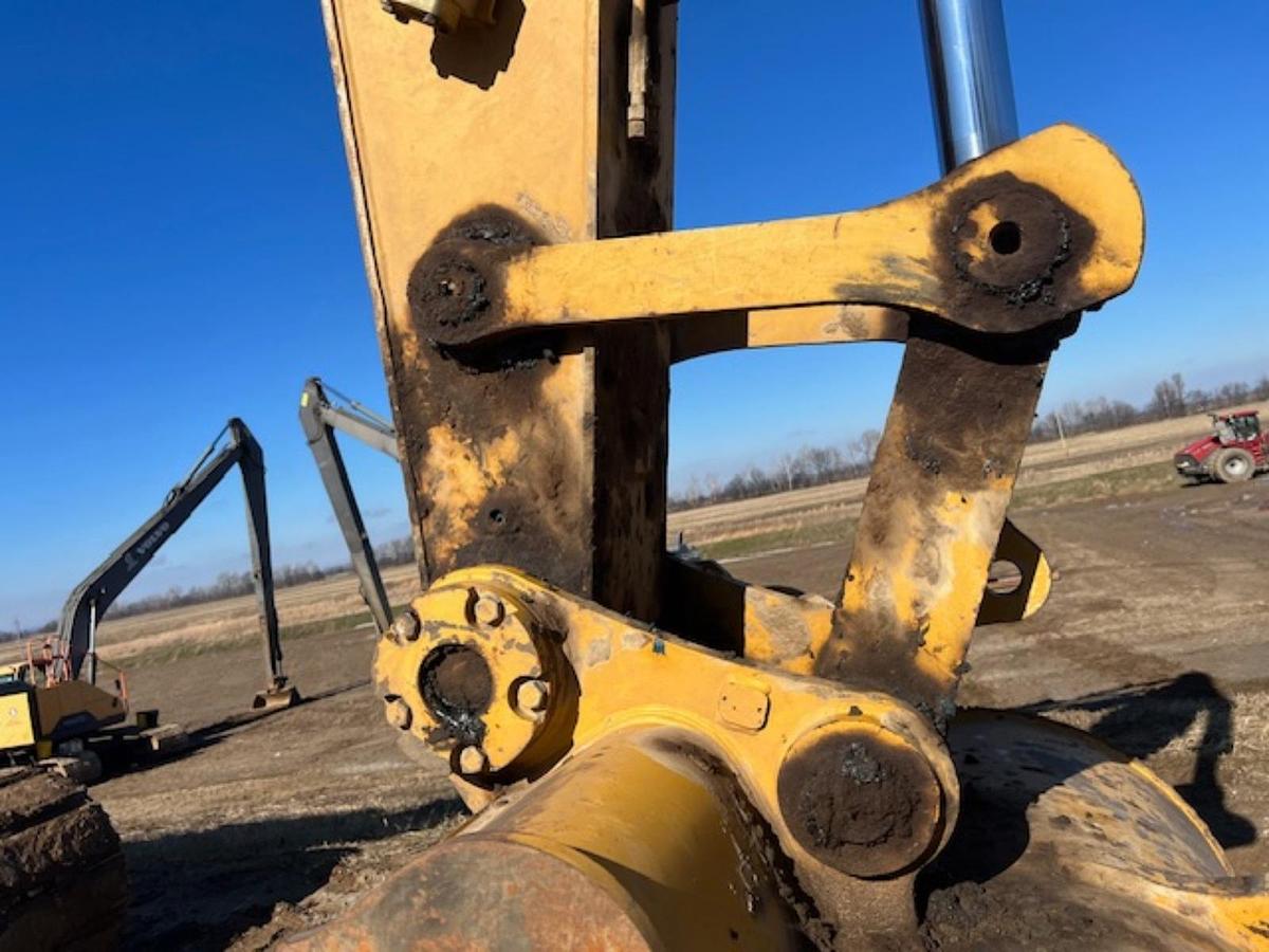 Used 2019 CATERPILLAR 336