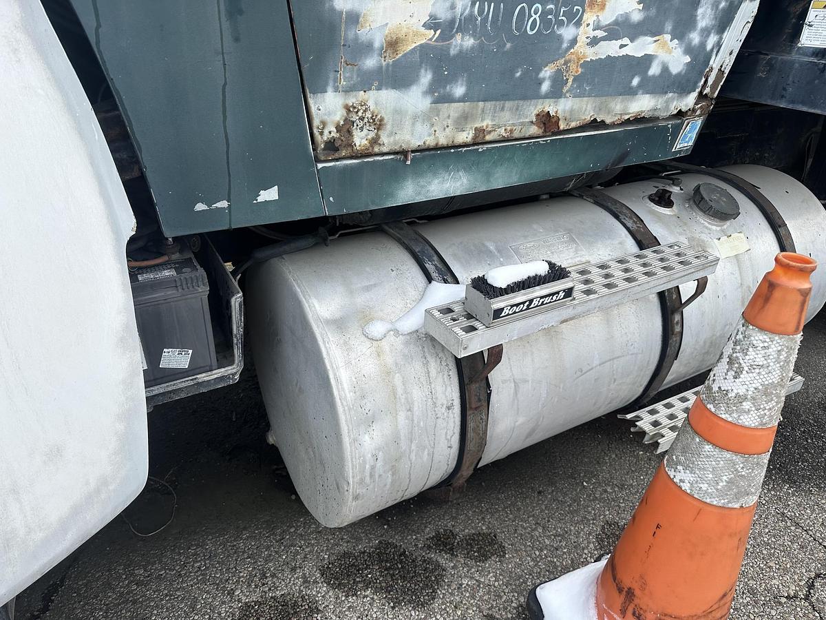 Used 1982 FORD L9000