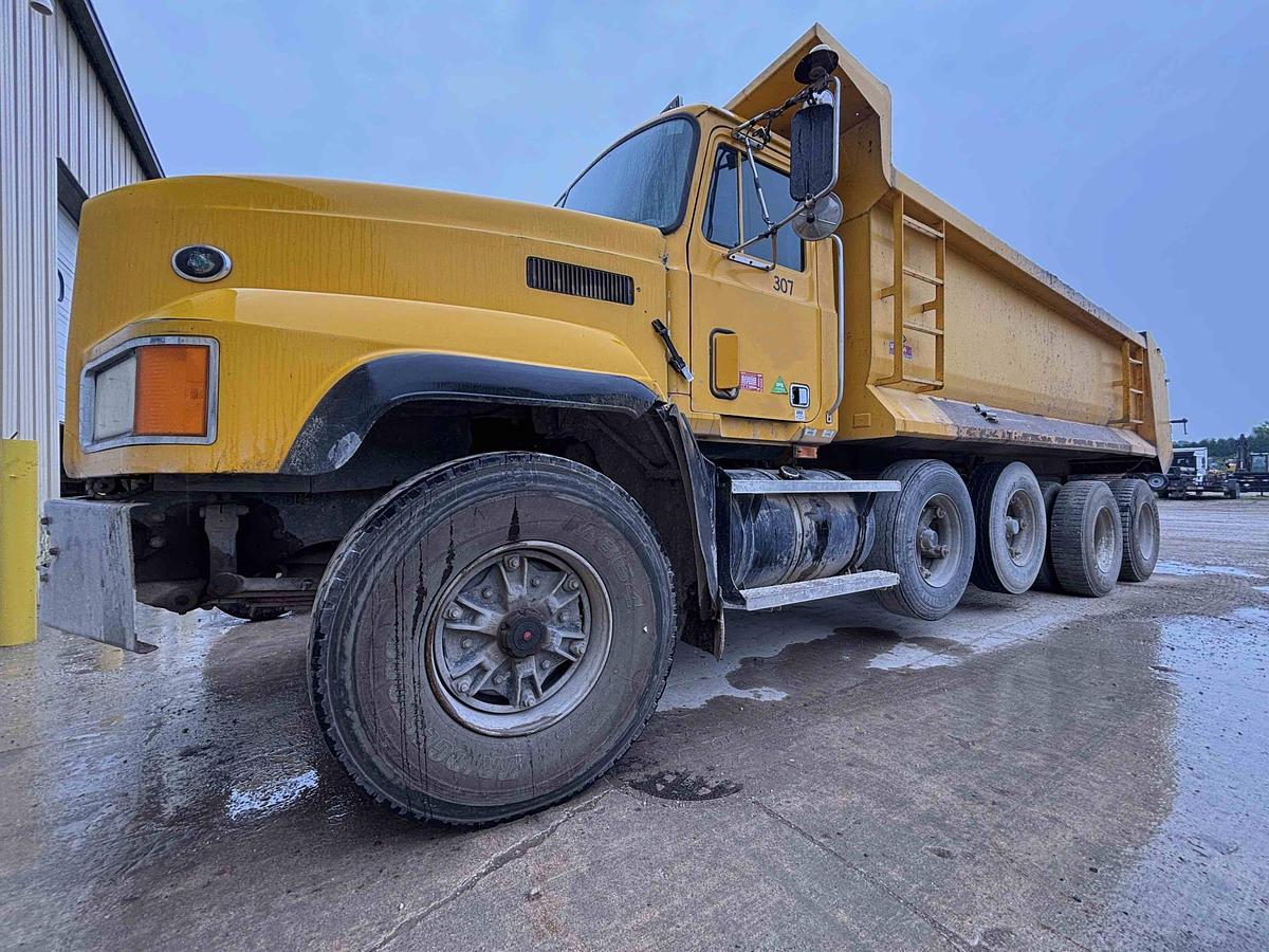 Used 1995 MACK CL713