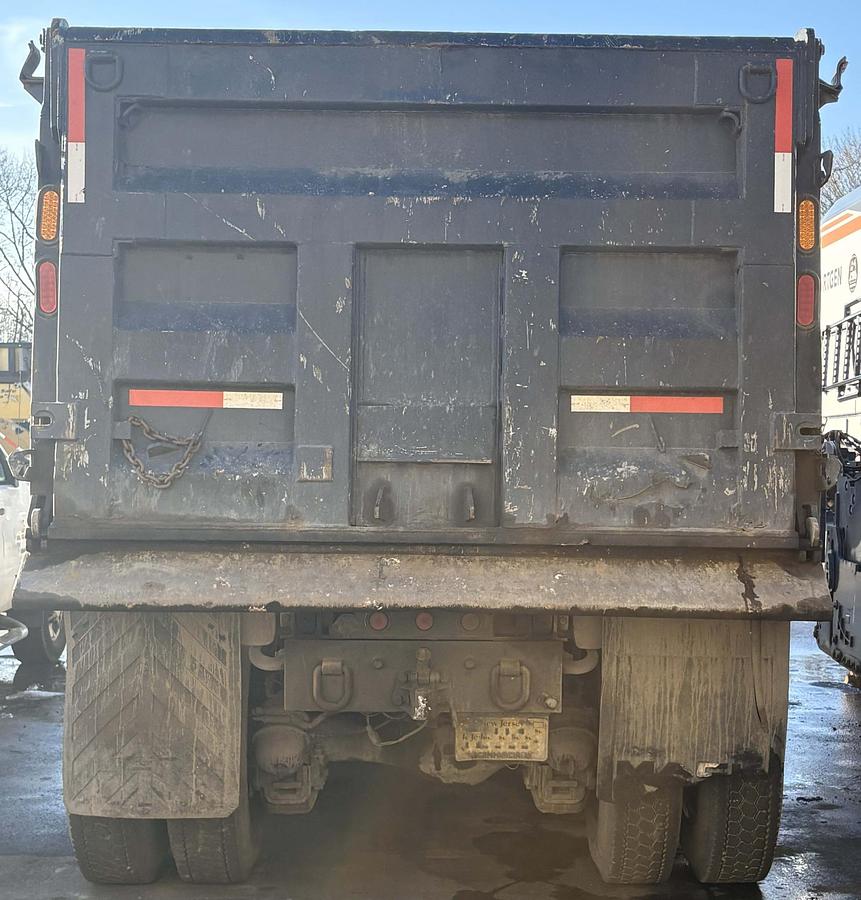 Used 2003 MACK RD688S