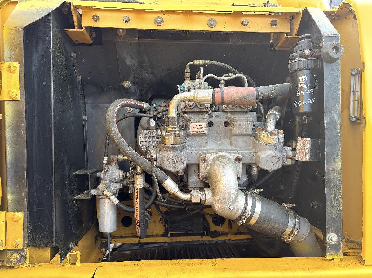 Used 2005 DEERE 200C-LC