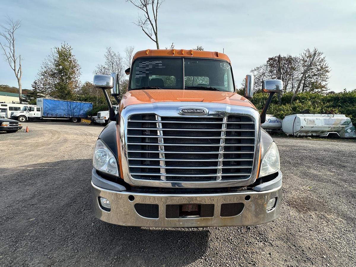 Used 2012 FREIGHTLINER Cascadia 125