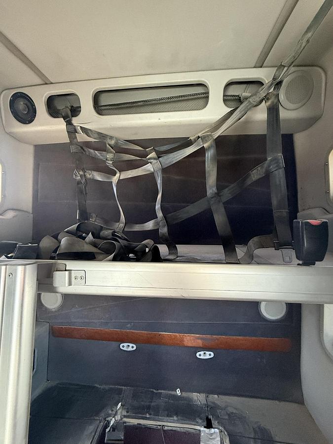 Used 2005 VOLVO VNL 64T670