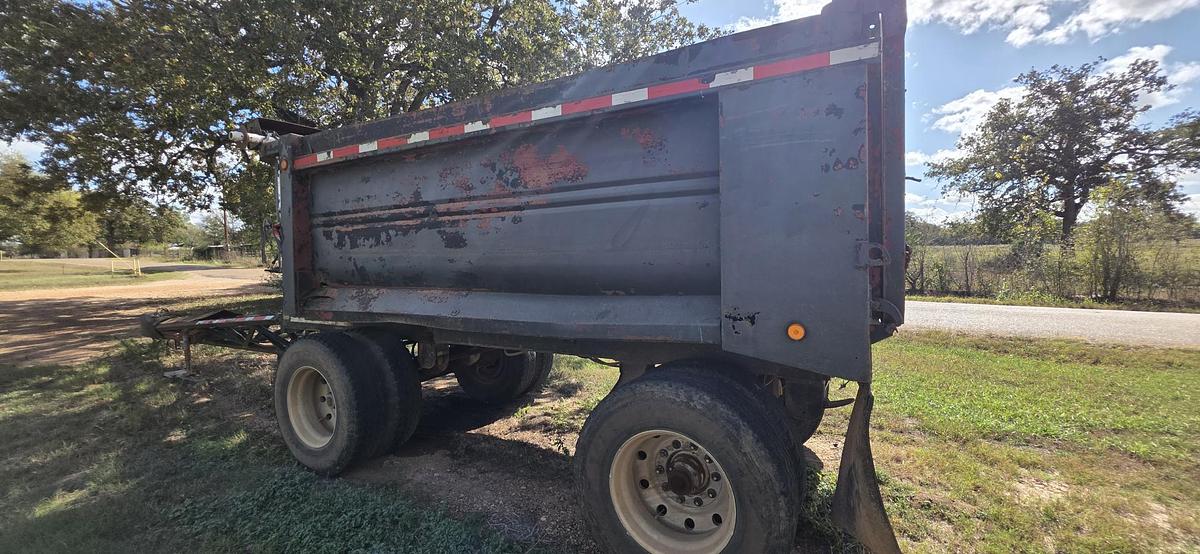 Used 1985 CLEMENT Pup Trailer