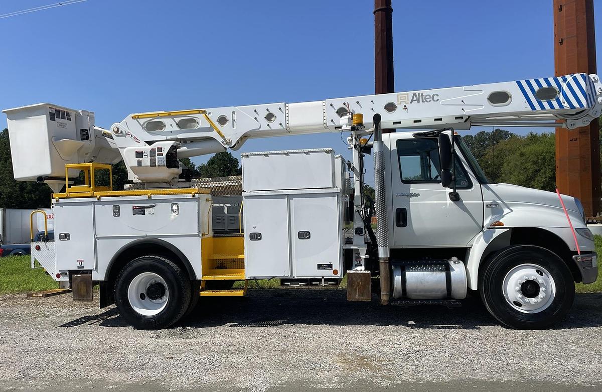 Used 2013 INTERNATIONAL 4300 Utility Bucket