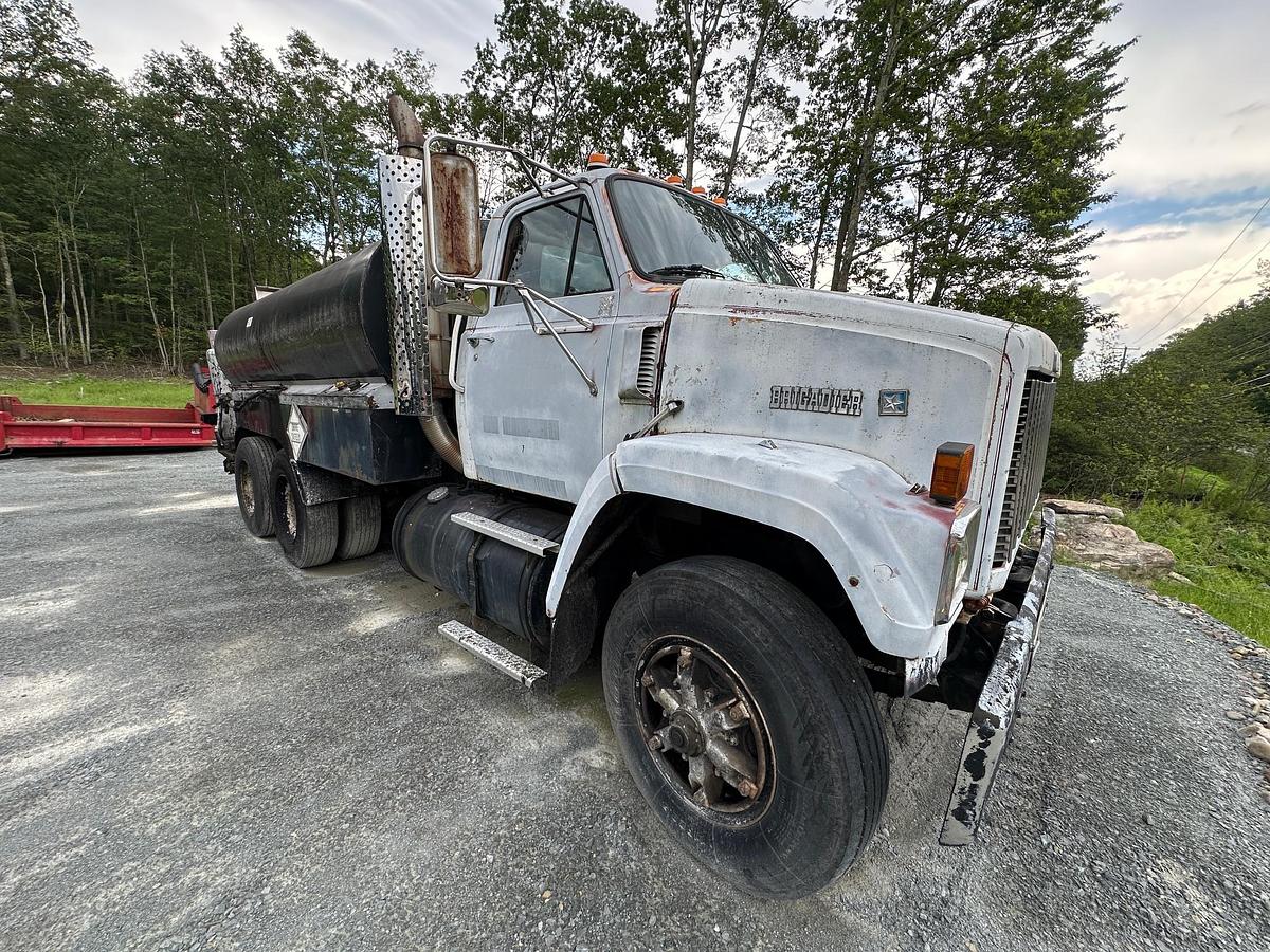 Used 1988 WHITE/GMC Brigadier Oil Distributor