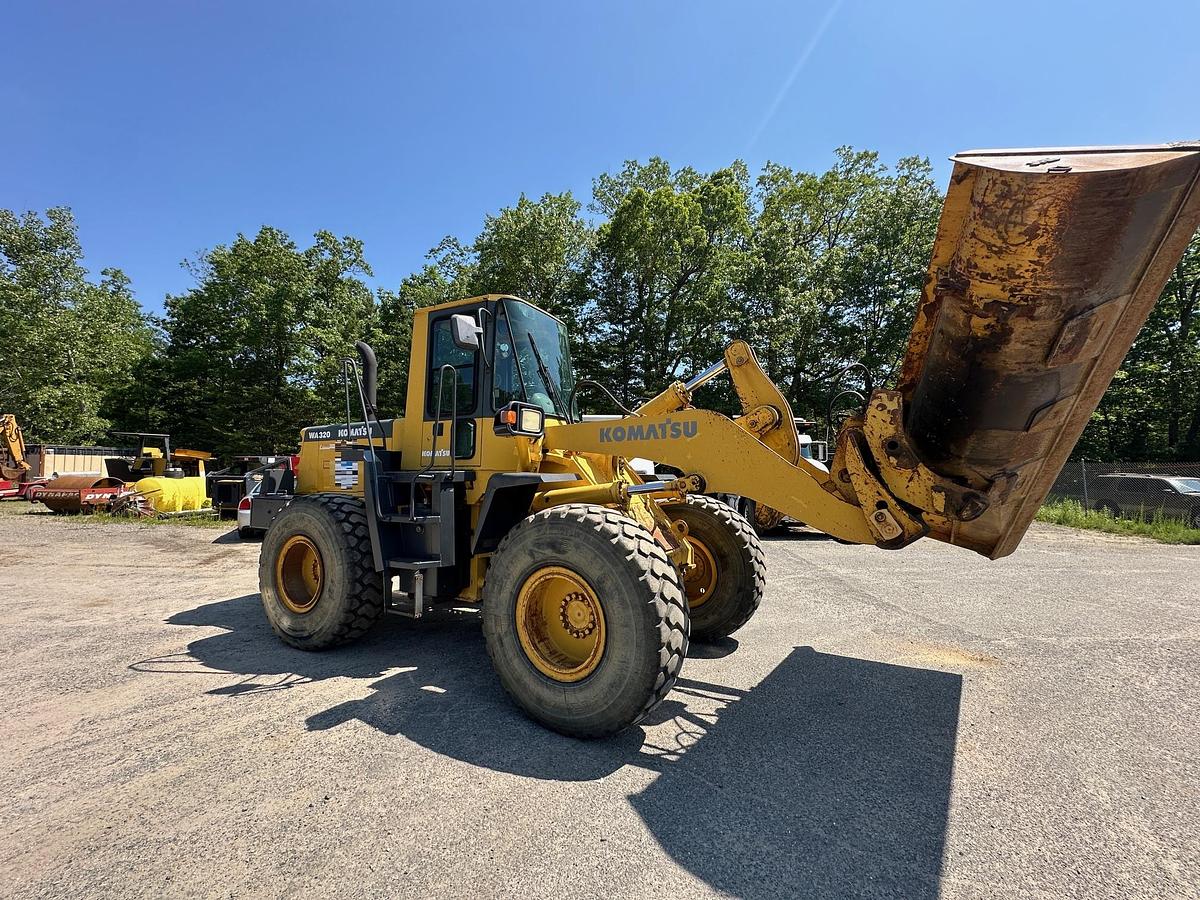 Used 1998 KOMATSU WA320