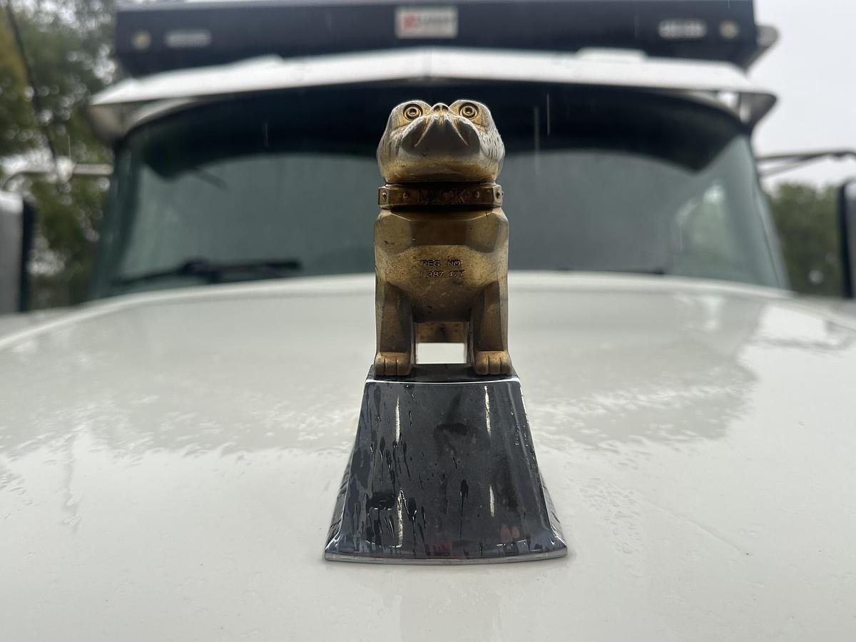 Used 2018 MACK Granite GU713