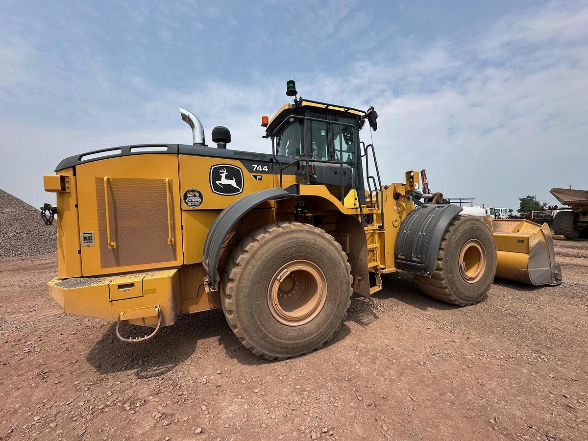 Used 2023 DEERE 744P