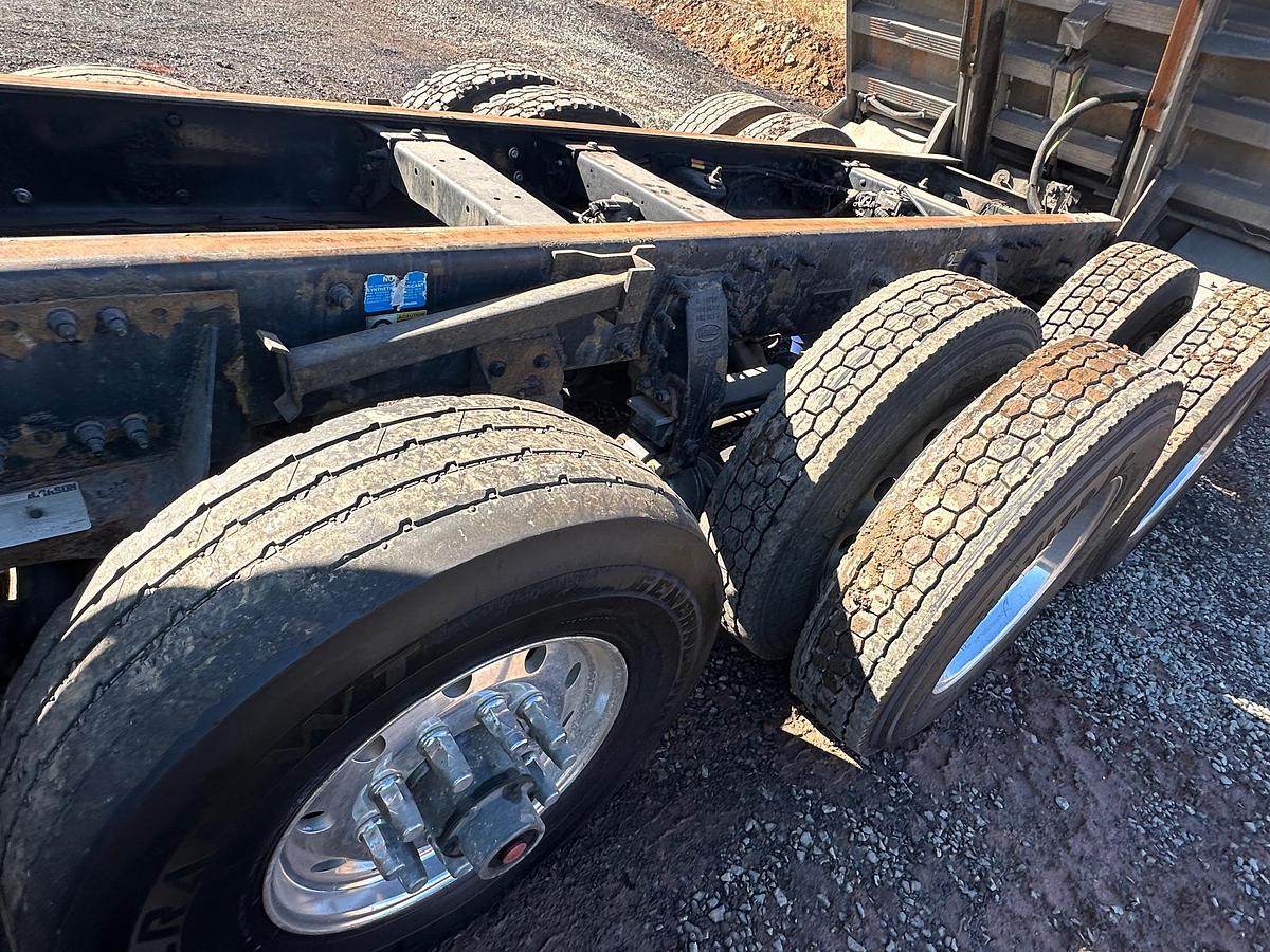 Used 2016 PETERBILT 365