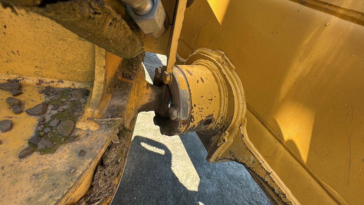 Used 2005 DEERE 650J LGP