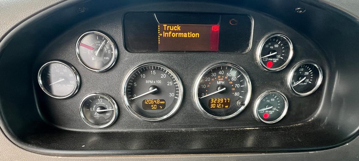 Used 2016 PETERBILT 348