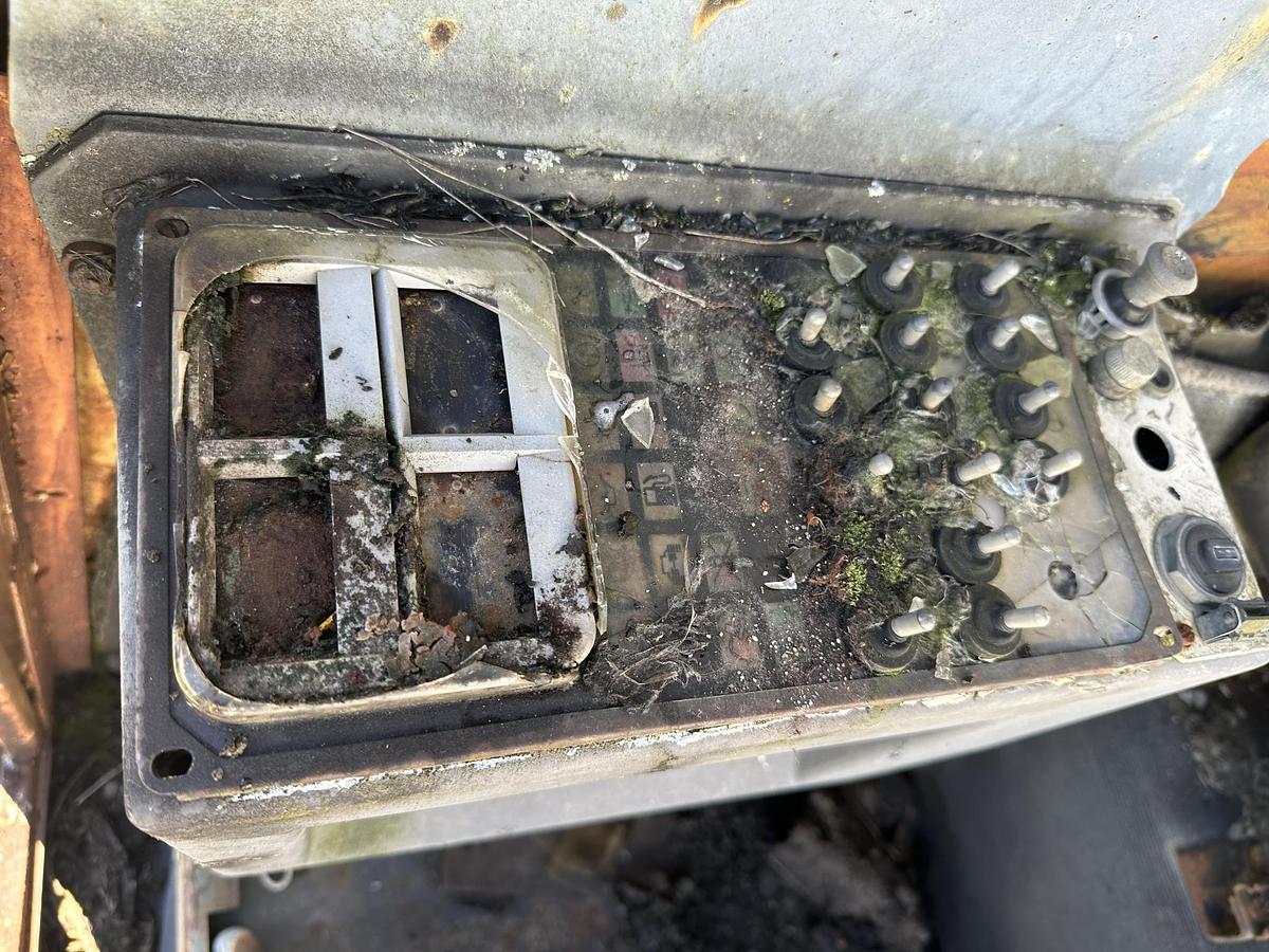 Used 1984 CASE POCLAIN 220CKNA