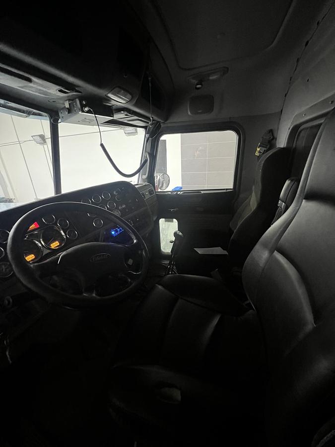 Used 2012 PETERBILT 388 Dump truck