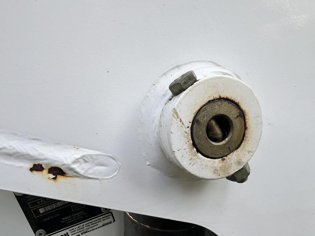 Used 2015 BOBCAT s570