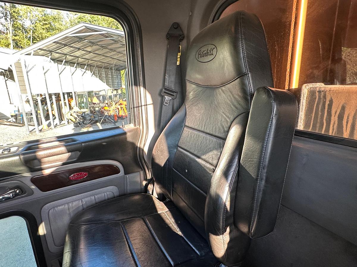Used 2019 PETERBILT 389L