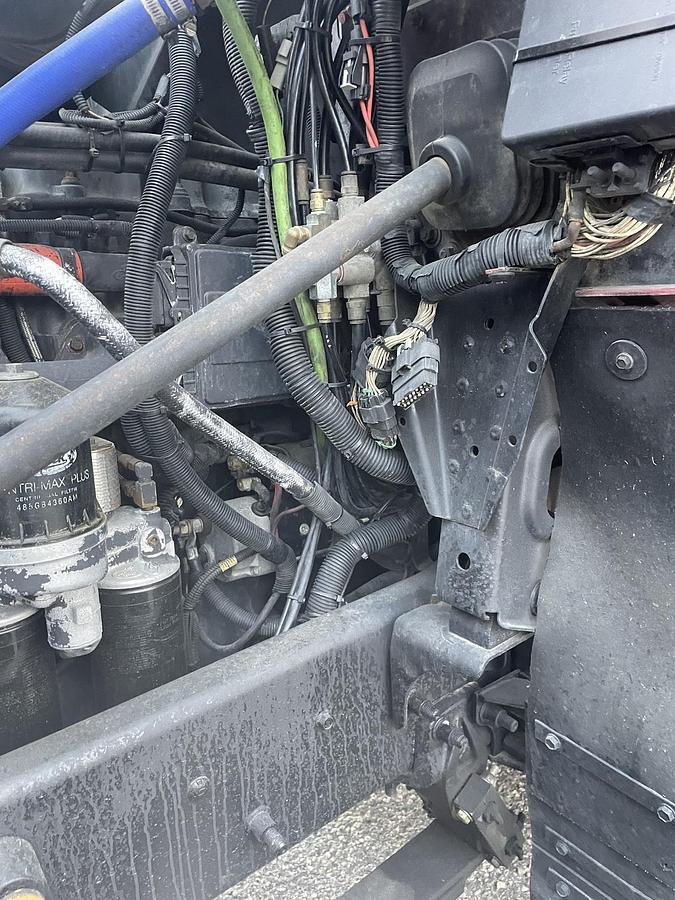 Used 2001 MACK CHU613