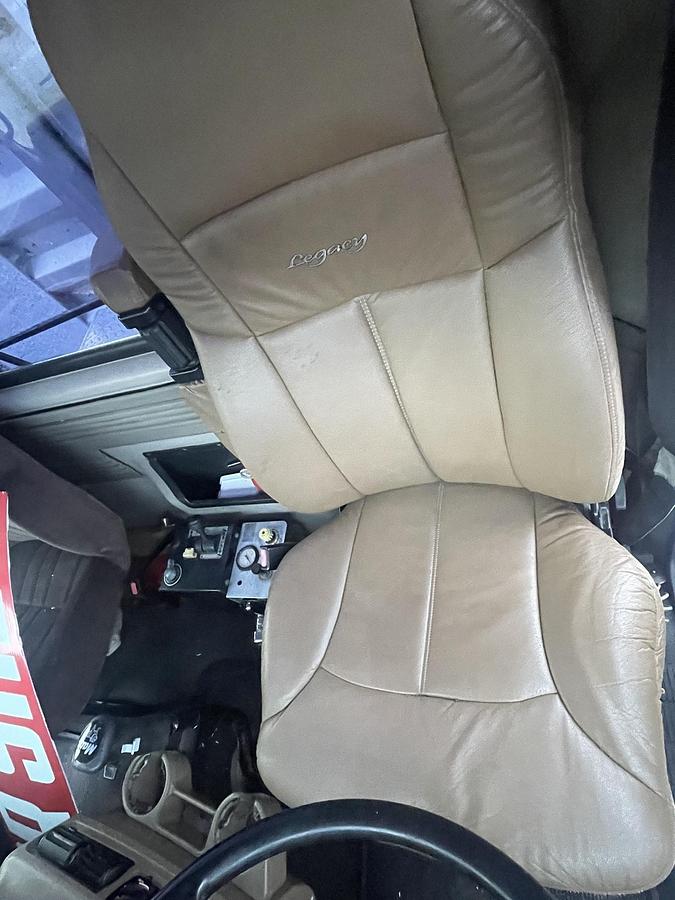 Used 2001 MACK CHU613