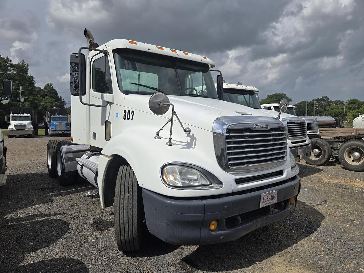Used 2007 FREIGHTLINER Columbia
