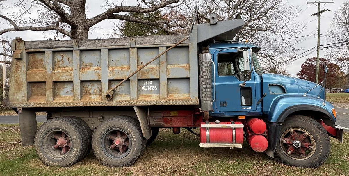 Used 2006 MACK Granite CV713