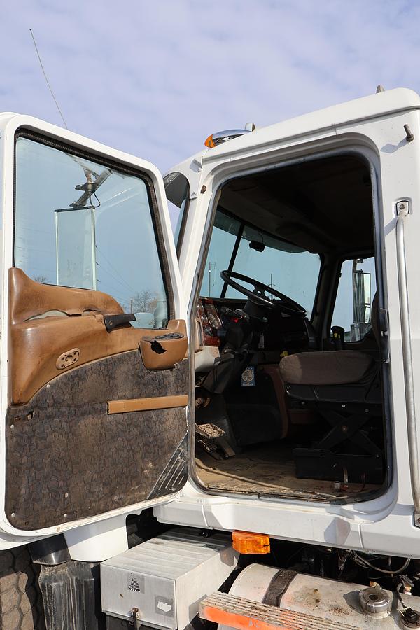 Used 2007 MACK Granite CV713