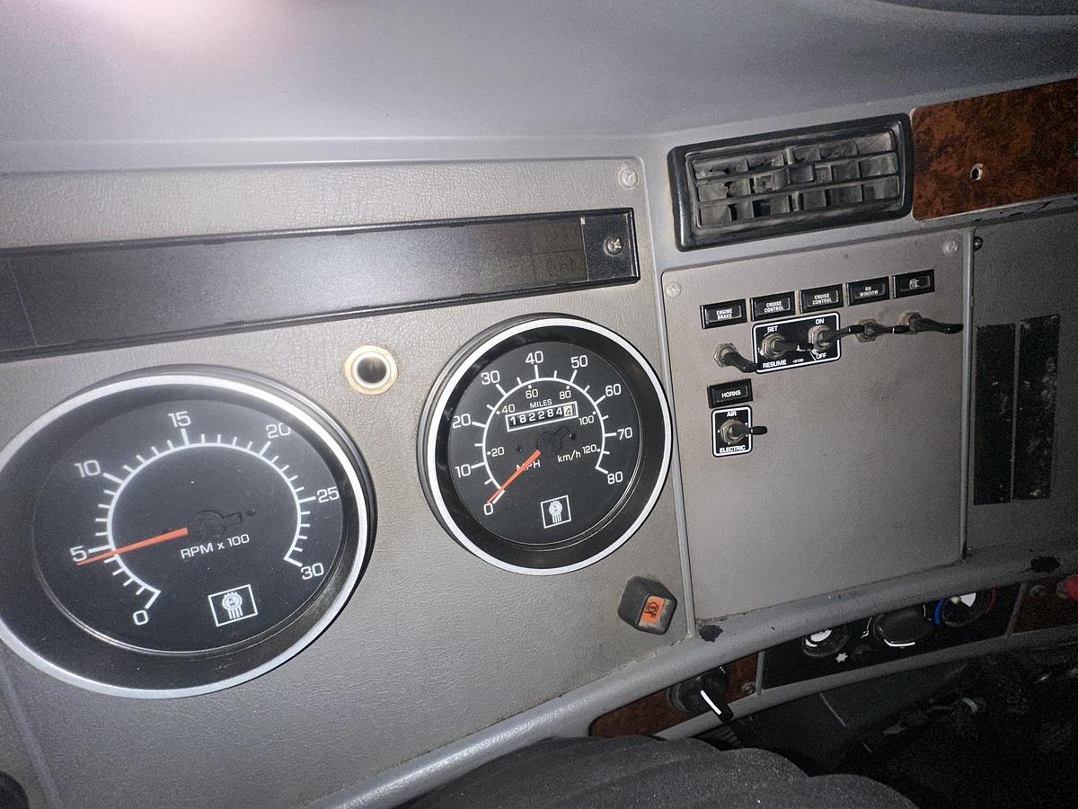Used 2006 KENWORTH T300