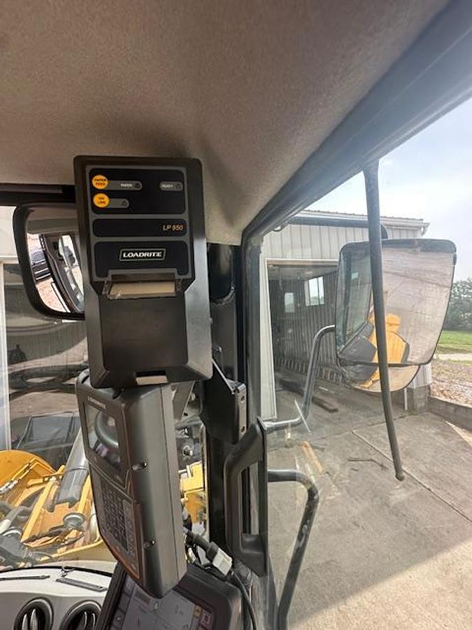 Used 2019 CATERPILLAR 930M