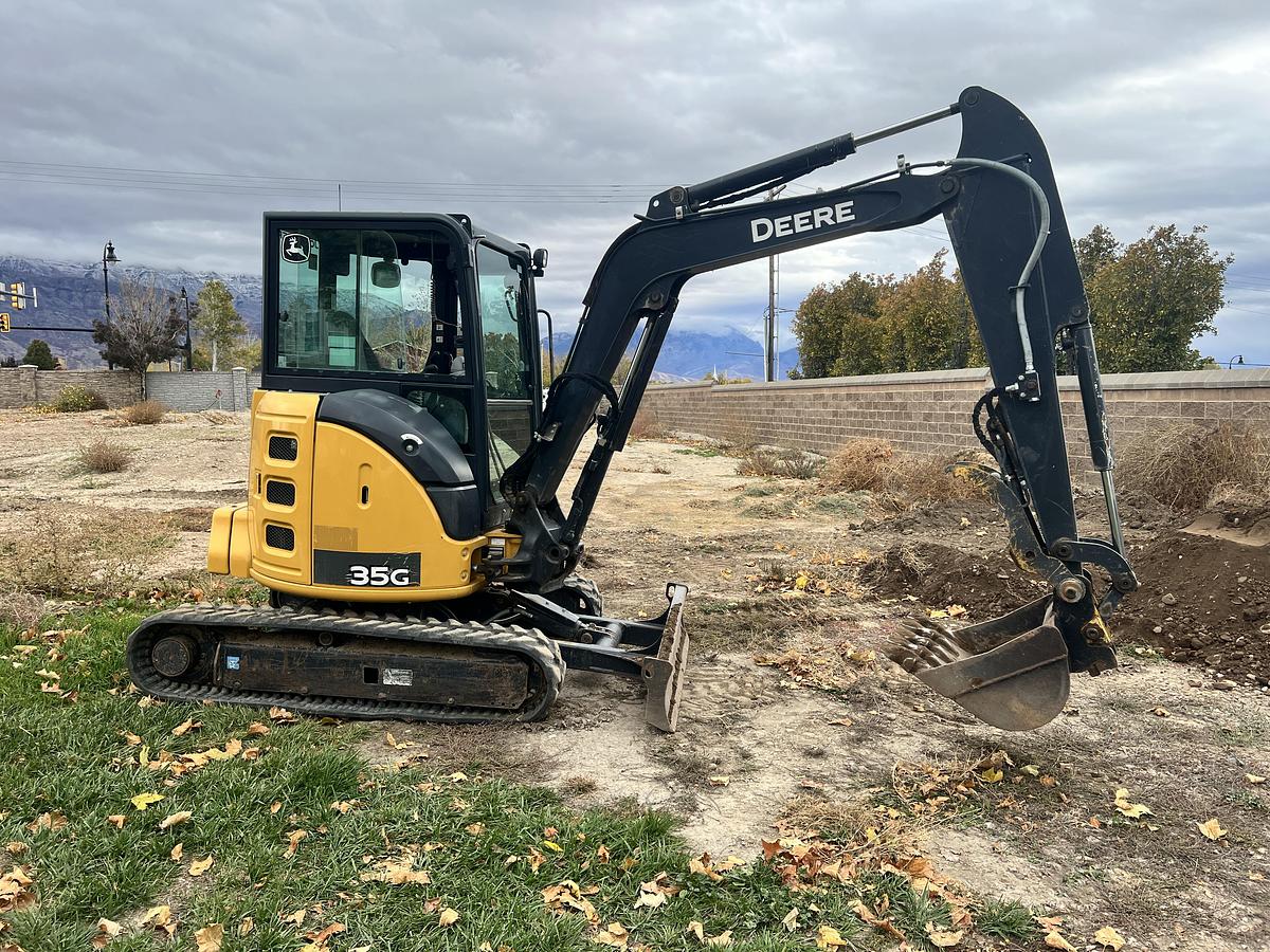 Used 2019 DEERE 35g