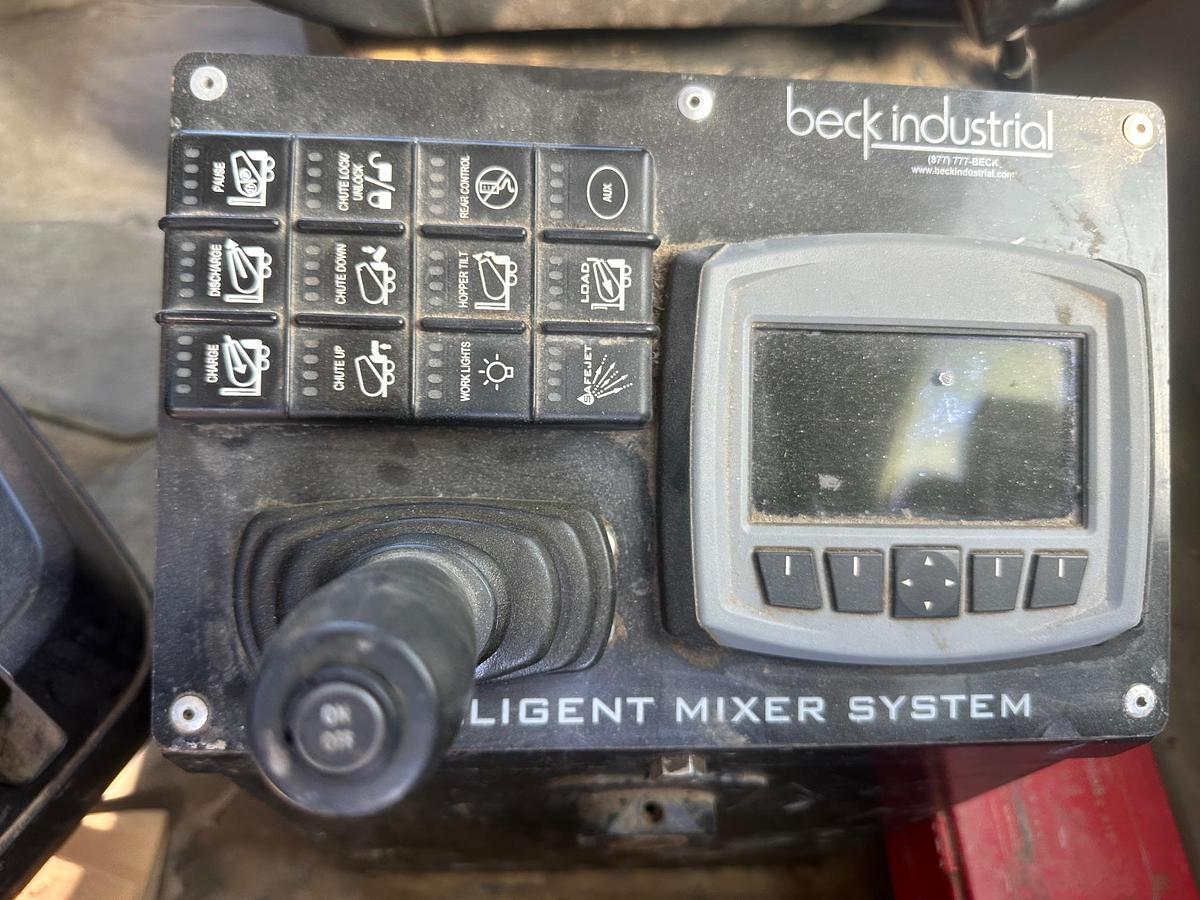 Used 2019 MACK GR64B