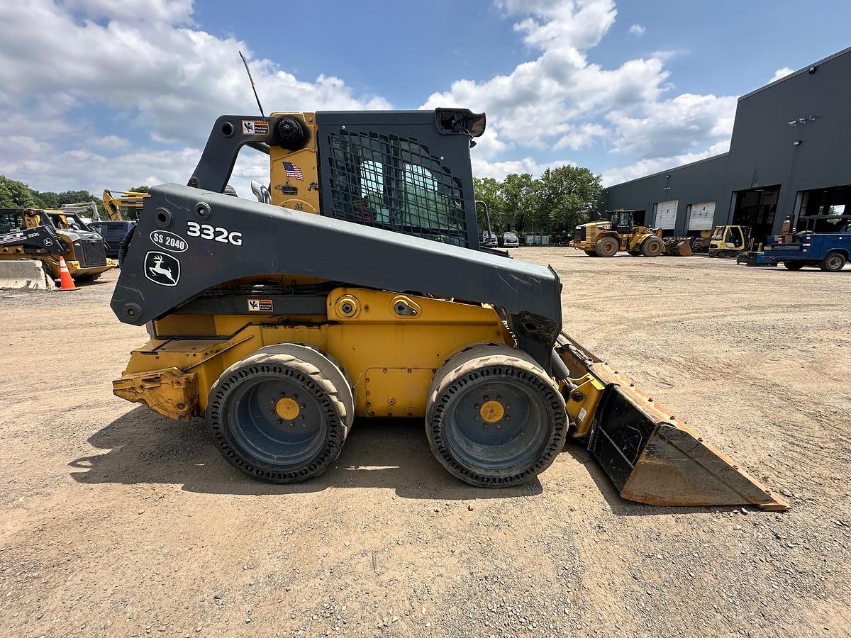 Used 2017 DEERE 332G