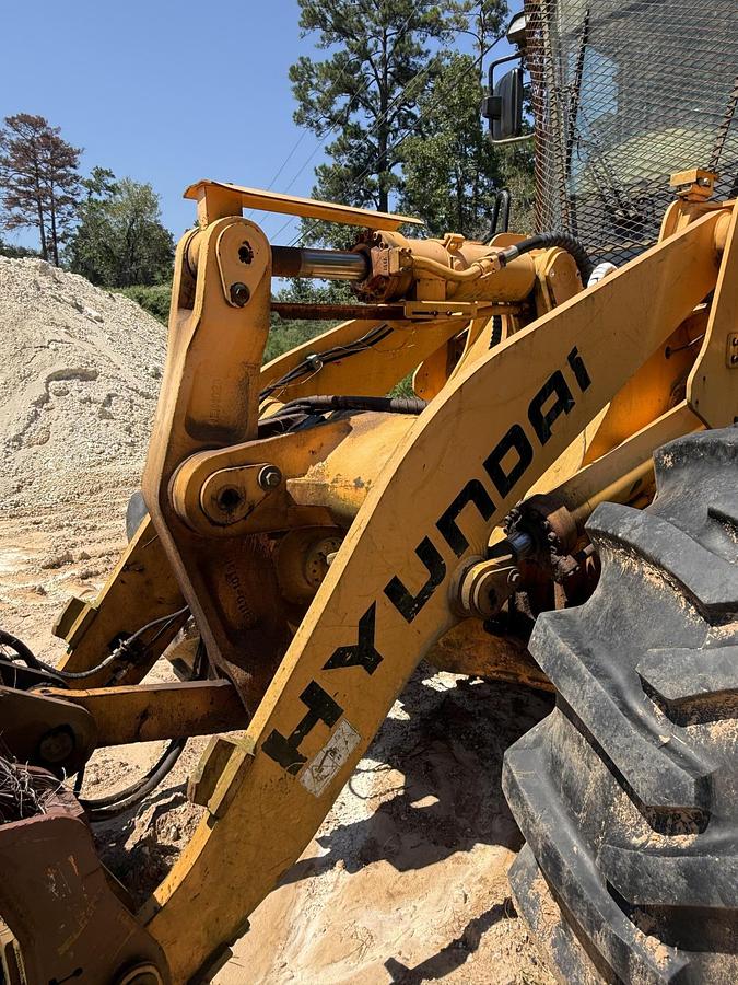 Used 2006 HYUNDAI HL757-7