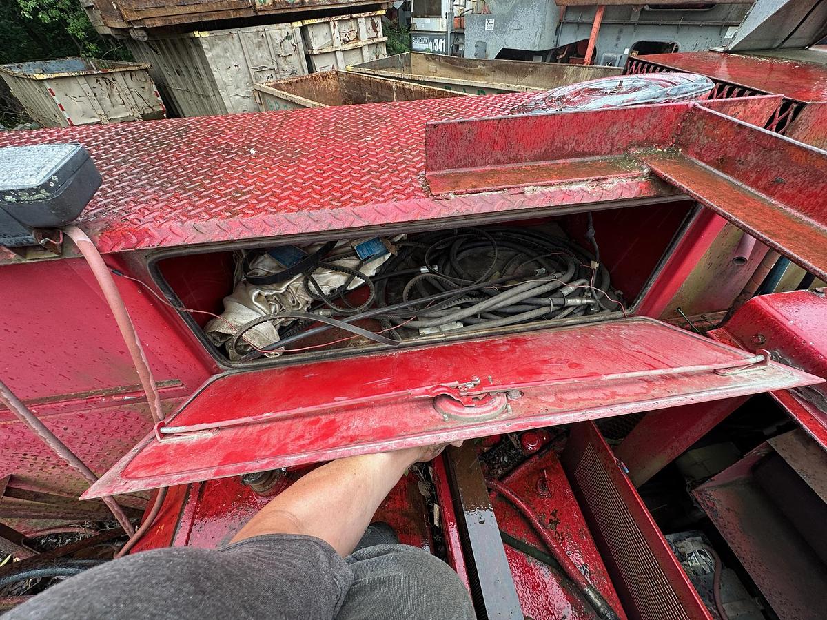 Used 2001 INTERNATIONAL 4700 Service Truck