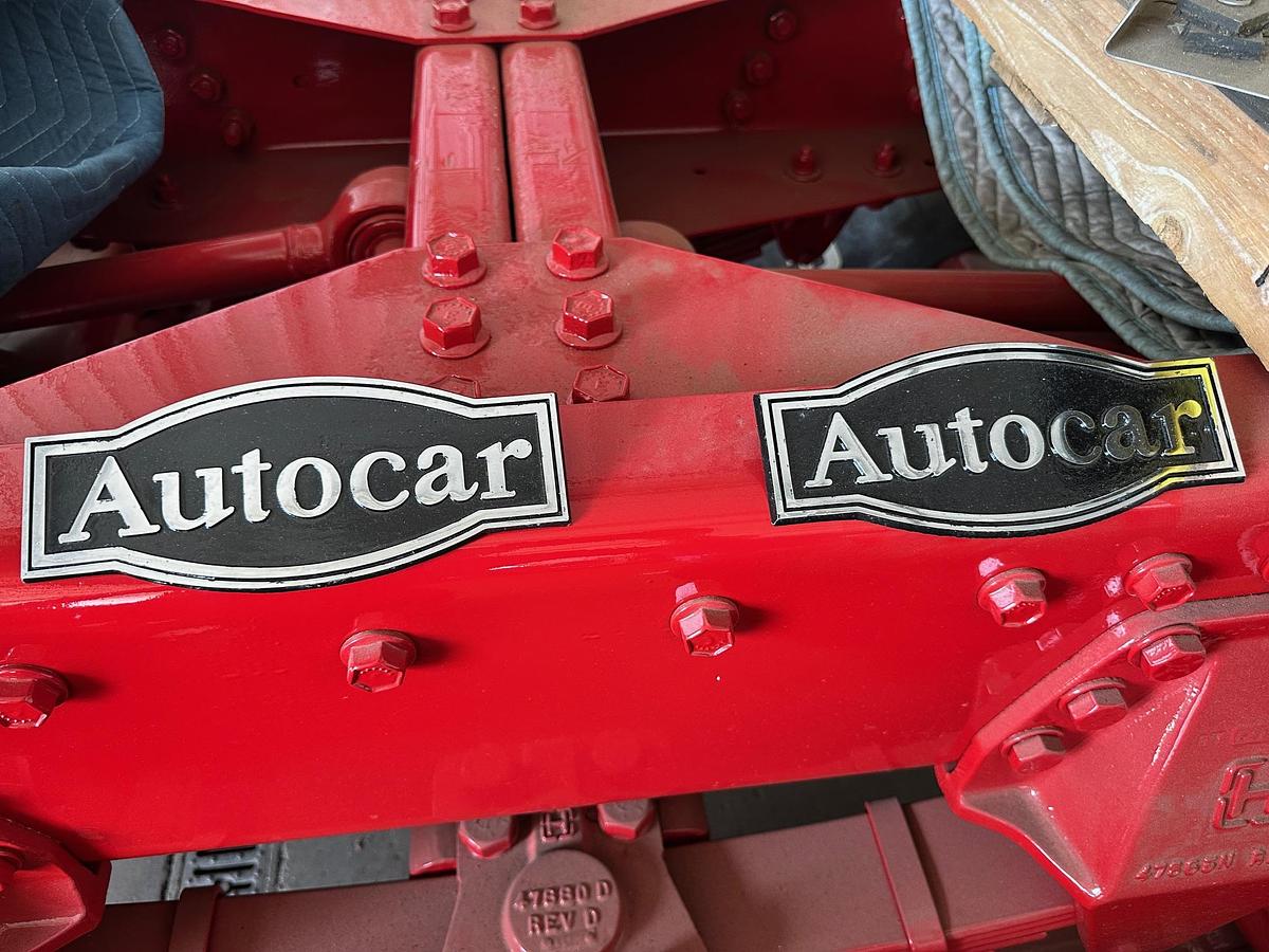 Used 1997 AUTOCAR DK6 Tilt Nose