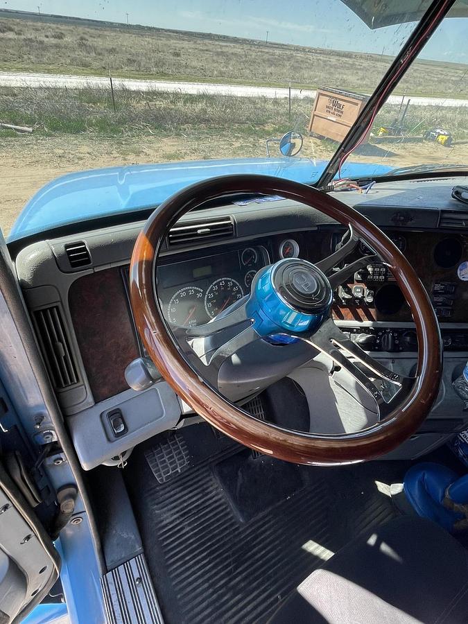 Used 2007 FREIGHTLINER Columbia