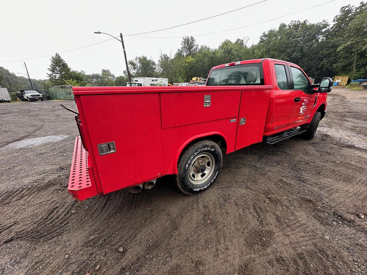 Used 2017 FORD F350 XL Service Truck
