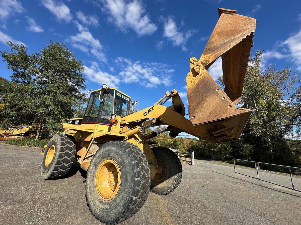 Used 1994 CATERPILLAR 938F