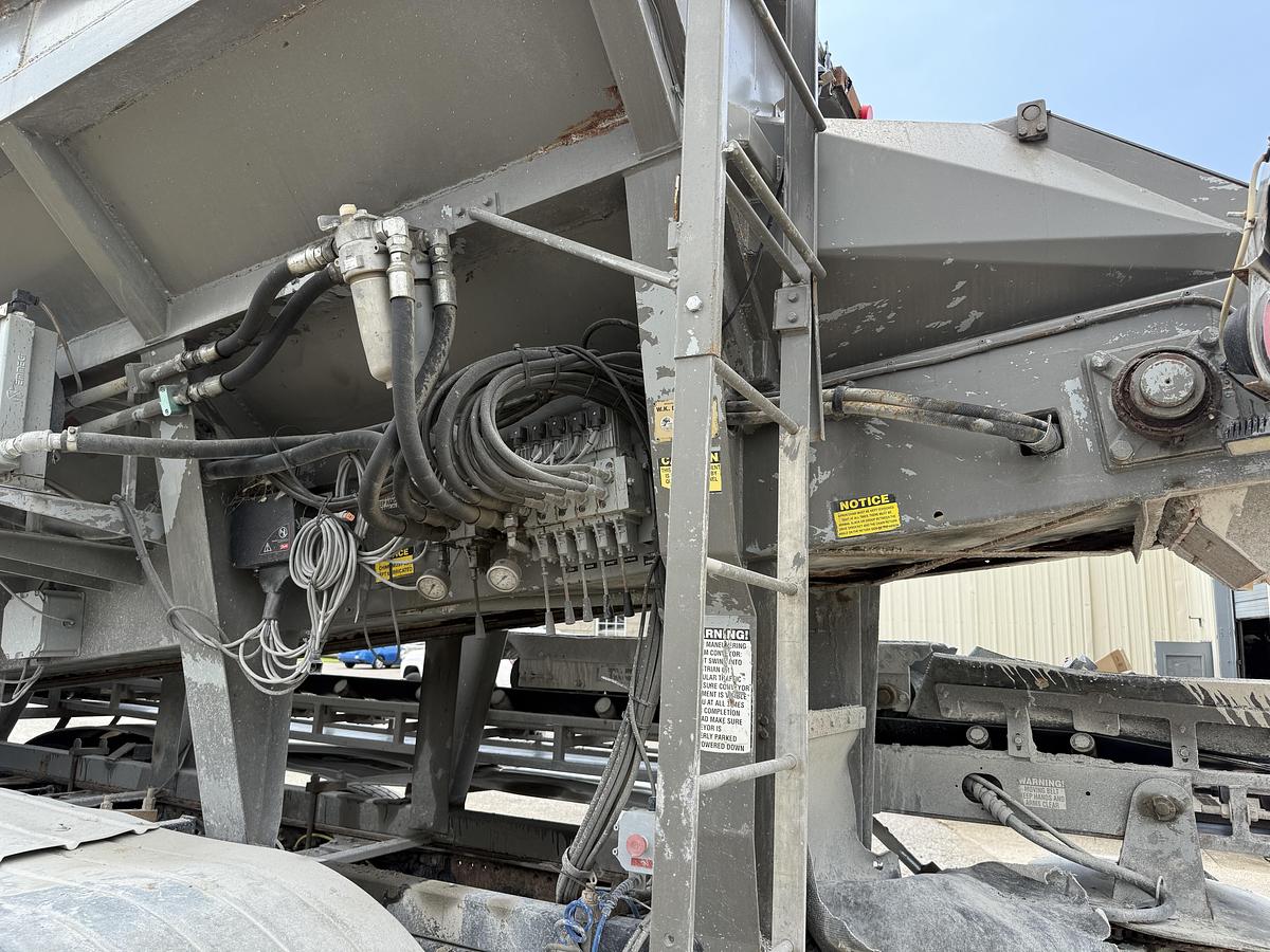 Used 2005 STERLING LT9500