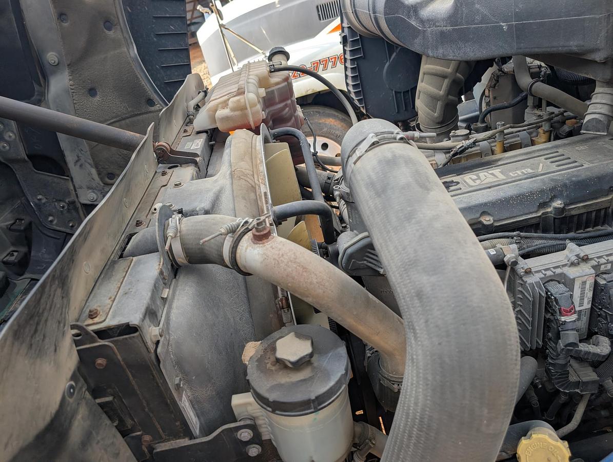 Used 2016 CATERPILLAR CT660S