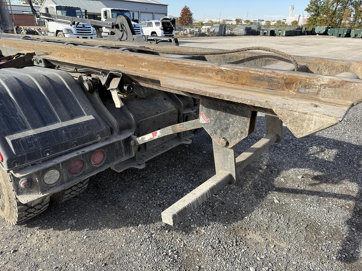 Used 2016 PETERBILT 348