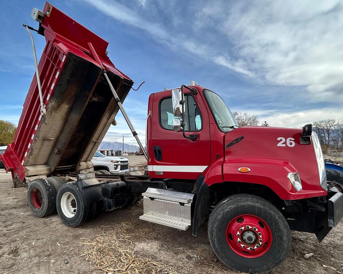 Used 2013 FREIGHTLINER 108SD Dump Truck