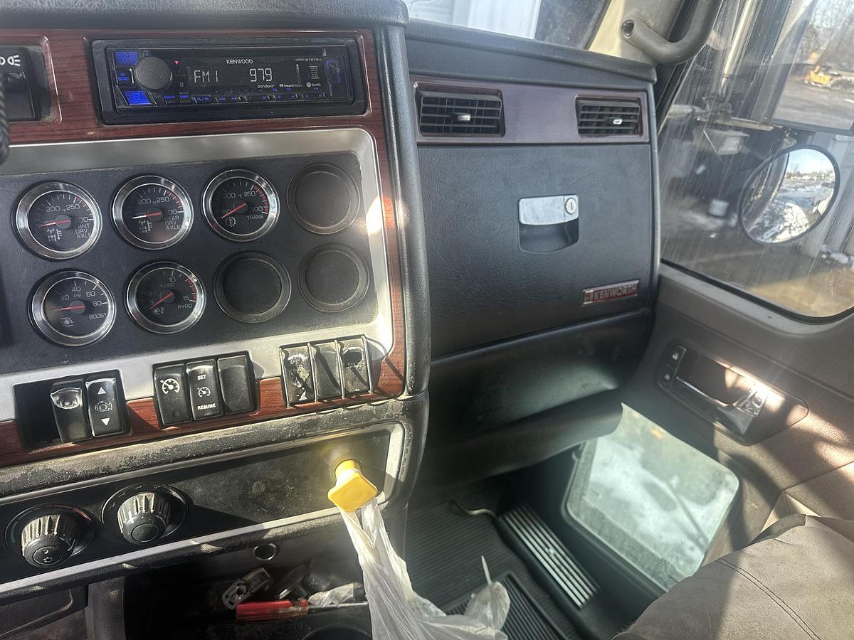 Used 2006 KENWORTH T800