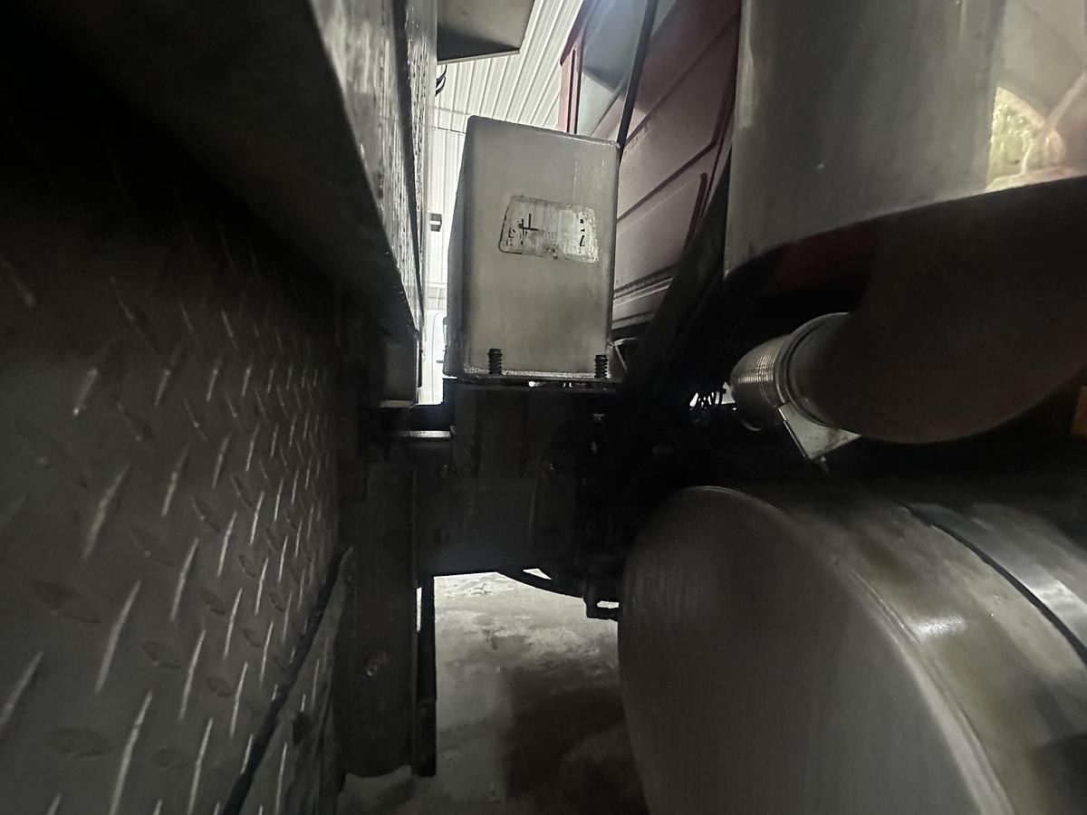 Used 1999 MACK CL713