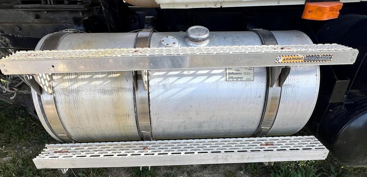 Used 2005 MACK CV713 Granite Dump Truck